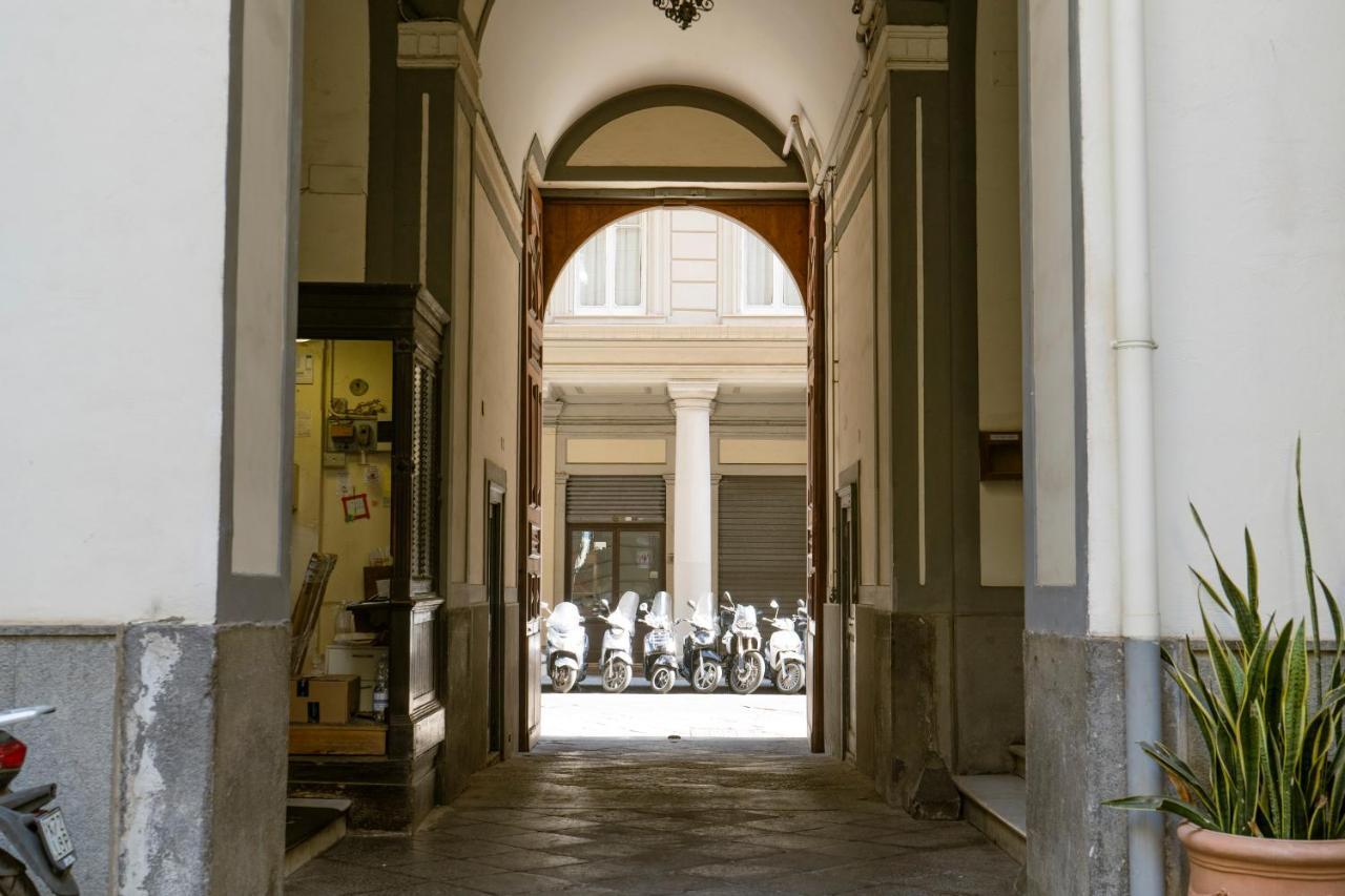 Chiatamone Relais Apartment Napoli Ngoại thất bức ảnh