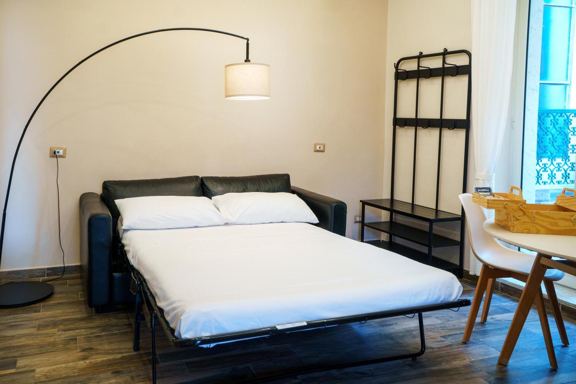 Chiatamone Relais Apartment Napoli Ngoại thất bức ảnh