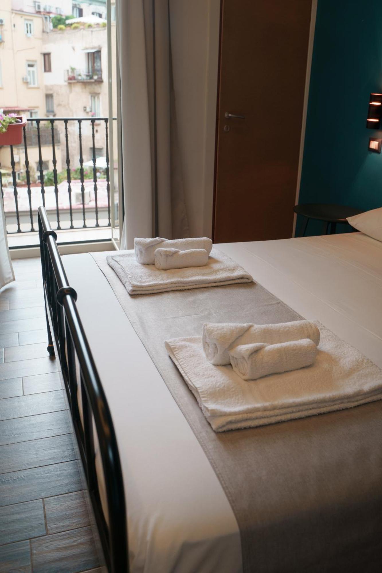 Chiatamone Relais Apartment Napoli Ngoại thất bức ảnh
