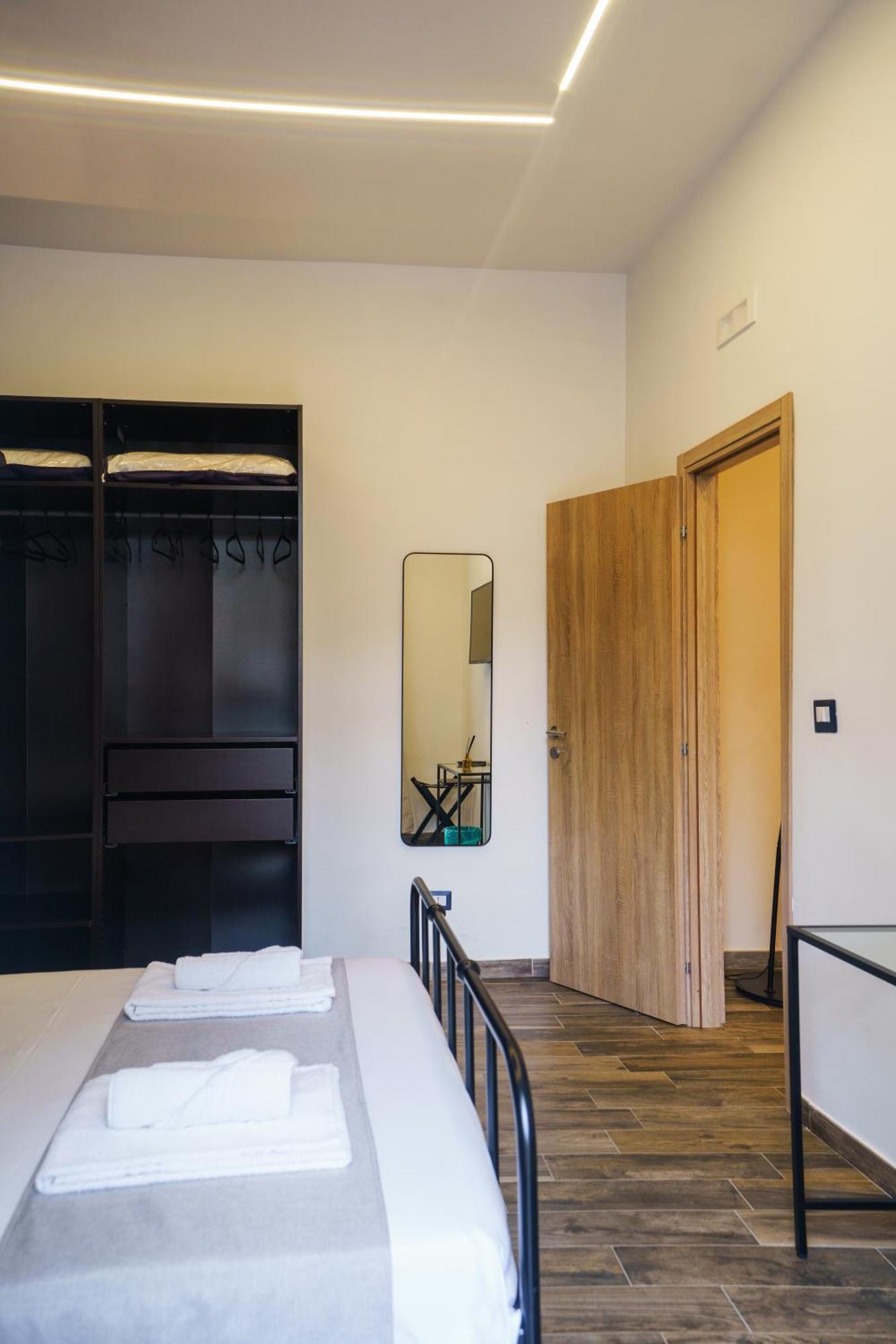 Chiatamone Relais Apartment Napoli Ngoại thất bức ảnh